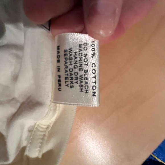 ~Gildan~ Cream Shirt - Picture 7 of 7